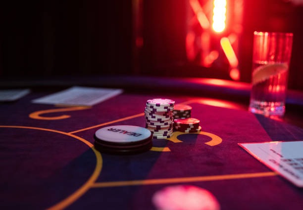 Blackjack player decision interface on planetliga login showing hit stand double down options
